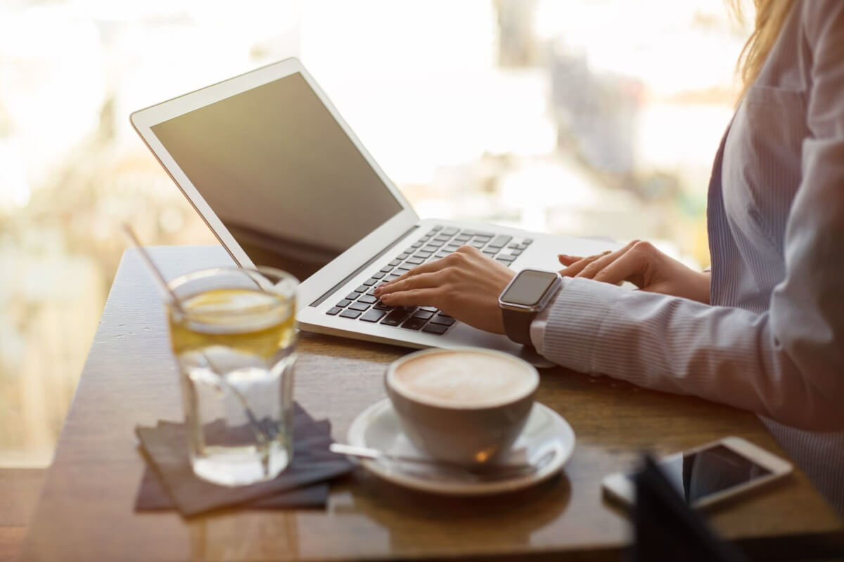 女性のWebライター